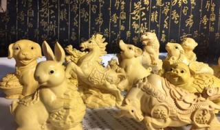 两只虎一只羊一只虎什么成语 三只虎一只羊在中间