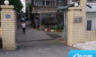 武汉纺织大学外经贸学院离市区有多远周围环境如何 武汉洪山外经贸学校